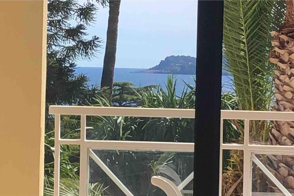 Quiet Sea View With Pool Appartement *